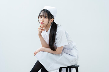 ナース服を着た女性