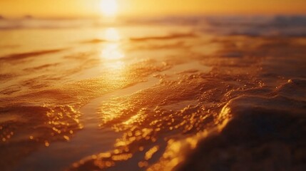 Obraz premium Golden Hour at the Beach Waves and Sunlight Reflection on the wet sand