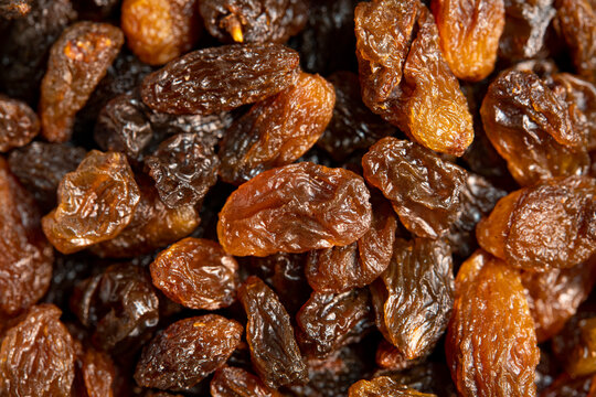 Detalle de uvas pasas sin pepita deshidratadas.