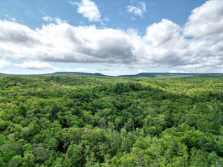 Obraz premium aerial view of the shawangunk ridge (minnewaska state park and mohonk preserve) Appalachian Mountains eastern united states (usa new paltz accord new york state) upstate hills hiking forest scenic