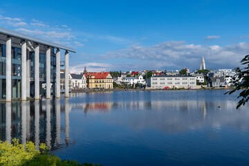 Obraz premium View of Tjornin Lake from Reykjavík City Hall.Reykjavík City Hall and