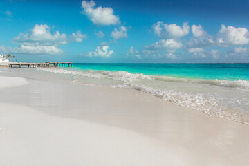Fototapeta premium Sea shore on the Caribbean beach in the Zona Hoteleria in Cancun.
