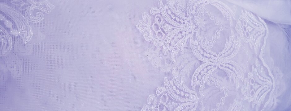 Zarte violette Spitze teilweise transparent als Vollbild und Hintergrundbild mit Platz f&uuml;r Text