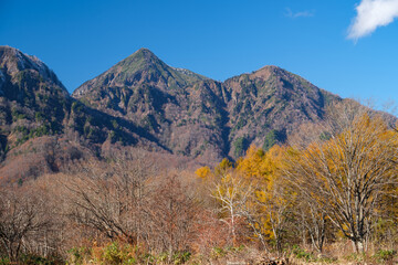 高妻山の岩壁