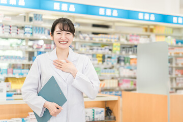 薬局・病院・ドラッグストアで働く薬剤師（処方箋・薬・サプリメント）
