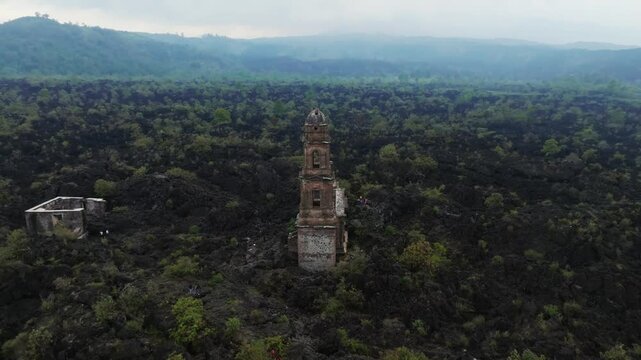Old Church of San Juan Parangaricutiro engulfed by Paricutin&rsquo;s lava flow