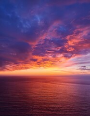 Obraz premium 茜色に染まる美しい夕空