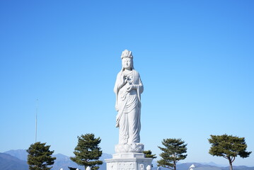 Fototapeta premium a stone statue of the Buddha