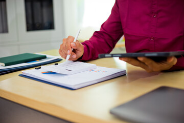 Online entrepreneurs use digital platforms to offer their products and services. They use e-commerce tools, marketing strategies, and technology to build and grow their businesses.