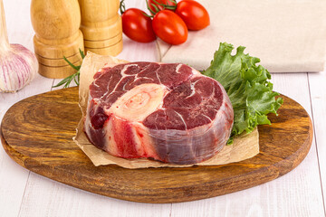 Raw beef ossobuco for roast