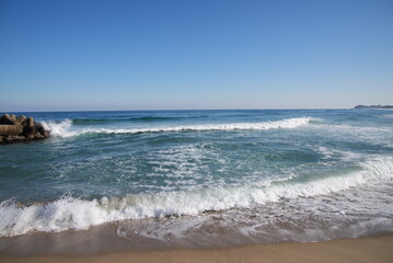 Korea's East Sea under heavy waves