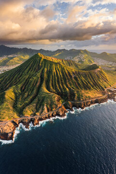 Aerial view of crater and coastline, Oahu, Hawaii