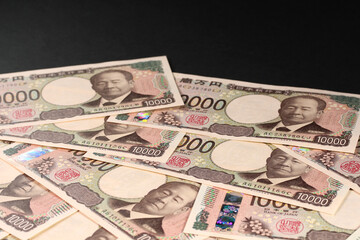 たくさんの新1万円札