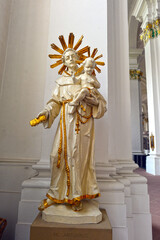 Statue des heiligen Antonius in der der Jesuitenkirche in Heidelberg