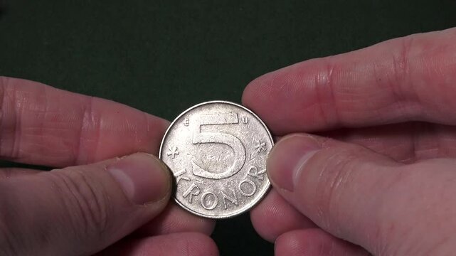 Swedish 5 Kronor in Hand