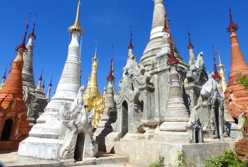 Fototapeta premium Shwe Indein Pagoda, Inle Lake, Nyaung Shwe, Myanmar - Burma