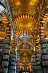 Interior de la Basílica de Notre Dame de la Garde, en Marsella, Francia 
