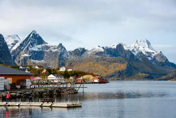 Gardinen Lofoten Sakrisoy Fishing Village in Lofoten - Norway  © Adwo