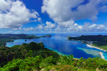 旭山から眺める二見湾の美しい海　小笠原