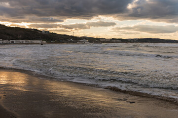 Obraz premium Stunning sunset view of Kumkoy beach. Black sea and amazing sky. Turkey, Kumköy