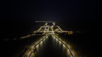 Przekop Mierzei Wiślanej z drona nocą, Nowy Świat © Marcin