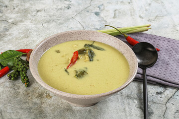 Thai green chicken curry with coconut