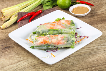 Vietnamese spring roll with prawn and salad
