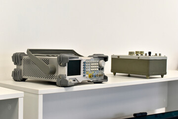 An electronic oscilloscope in the laboratory. A device for measuring voltage.