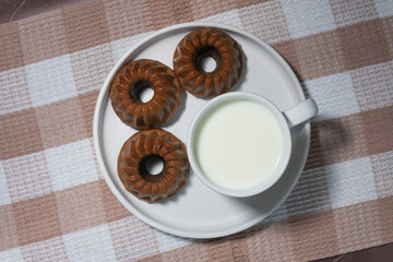 Rustic Chocolate Bundt Cakes with Milk