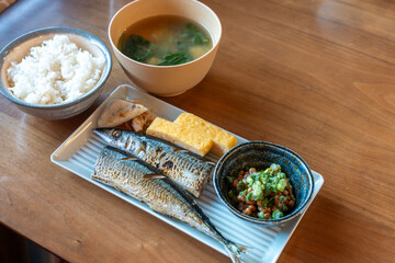 おいしい秋刀魚の朝食