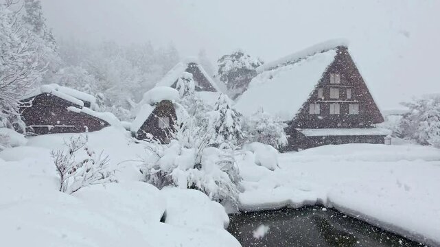 【雪スローモーション】雪降る白川郷【岐阜県】