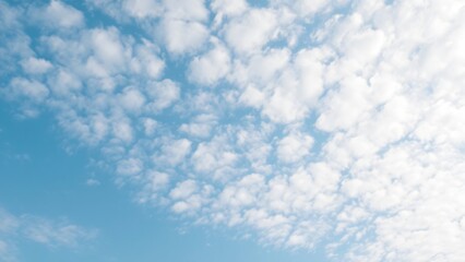 Obraz premium Serene Sky A Canvas of Cumulus Clouds