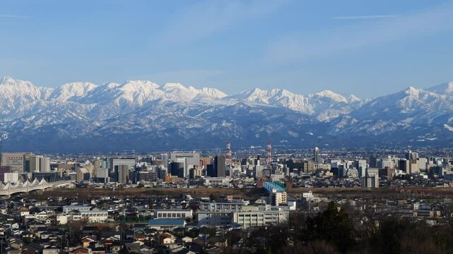 2025.1.19呉羽山から富山市街地と北アルプス立山連峰とラムサール条約登録弥陀ヶ原