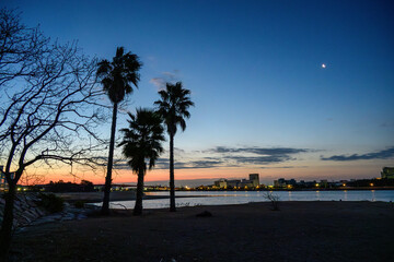 兵庫県西宮市香櫨園浜の夜明け