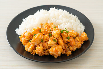 stir-fried shrimps with garlic and shrimps paste