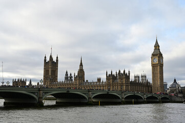 Naklejka premium テムズ川に架かるウェストミンスター橋とビッグベン