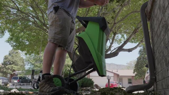 Wide Wood Chipper Chipping