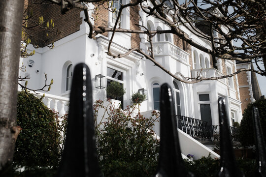 Maison typique dans le quartier de Notting Hill &agrave; Londres, en Angleterre en hiver. 