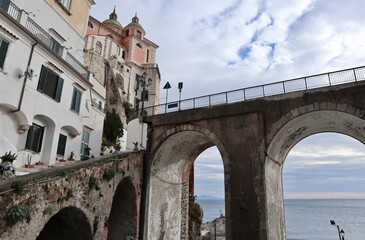 Naklejka premium Atrani - Viadotto borbonico da Via Francesco Maria Pansa