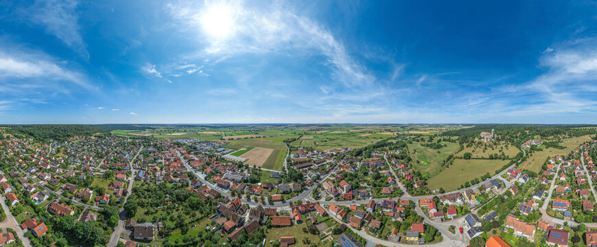 Die Marktgemeinde Colmberg im Kreis Ansbach in Mittelfranken von oben