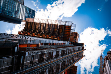 装飾的な古い建物の一角 © kanzilyou