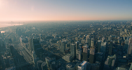 トロント高層ビル群（CNタワーから） © kanzilyou