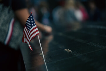 滝と都市の追悼モニュメント