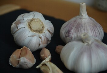 garlic, food, vegetable, ingredient, white, spice, healthy, isolated, bulb, fresh, cooking, organic, herb, clove, raw, market, onion, agriculture, vegetables, seasoning, vegetarian, flavor, nutrition,