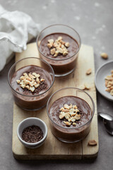 mousse au chocolat et cacahuète fait maison crème dessert aux oeufs