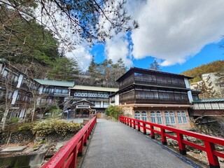冬の四万温泉の風景　積善館