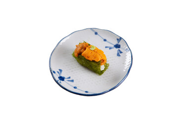 Sea urchin roe sushi with a png file png파일의 감태를 두른 성게알 초밥