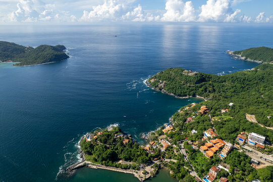 Zihuatanejo, Drone shot Puerto Mio Contramar