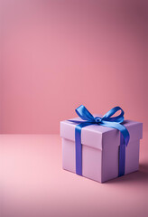 Caixa de presentes fita azul Dias das Mães, fundo rosa.