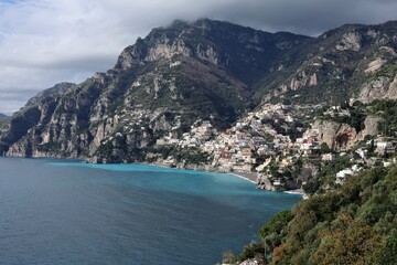 Positano - Panorama del borgo dalla litoranea